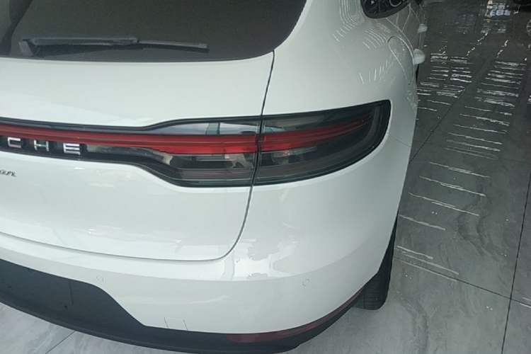 Used Porsche Macan 2018 Macan 2.0T Right Rear Taillight