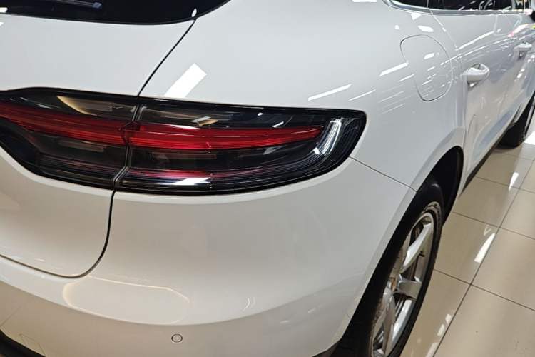 Used Porsche Macan 2018 Macan 2.0T Right Rear Taillight