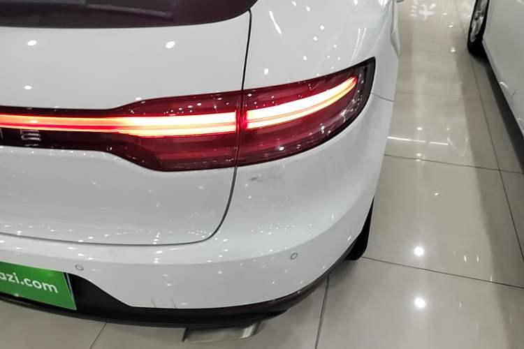 Used Porsche Macan 2018 Macan 2.0T Right Rear Taillight