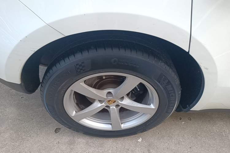 Used Porsche Macan 2018 Macan 2.0T Right Rear Wheel Hub