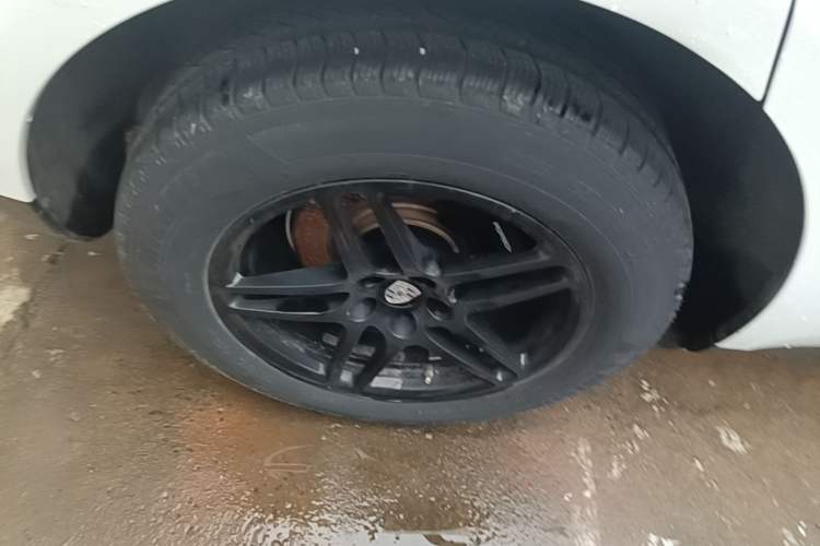 Used Porsche Macan 2018 Macan 2.0T Right Rear Wheel Hub