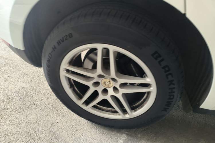 Used Porsche Macan 2018 Macan 2.0T Right Rear Wheel Hub
