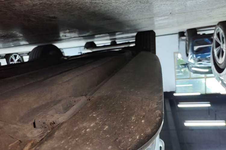 Used Porsche Macan 2018 Macan 2.0T Right Side Sill