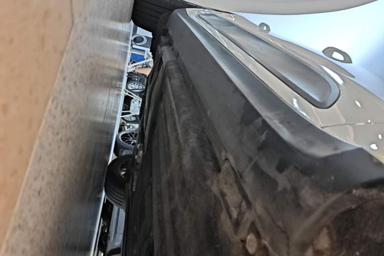 Used Porsche Macan 2018 Macan 2.0T Right Side Sill