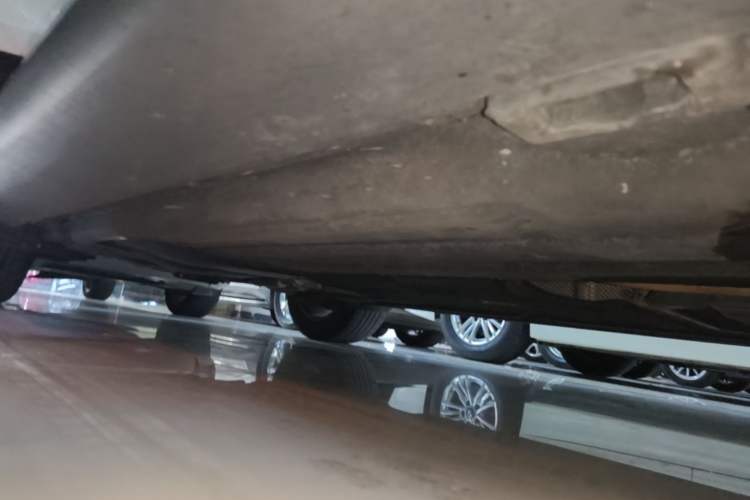 Used Porsche Macan 2018 Macan 2.0T Right Side Sill