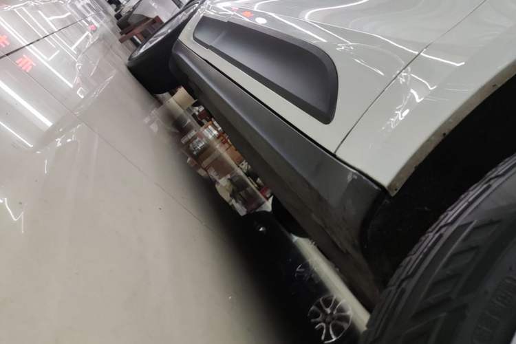 Used Porsche Macan 2018 Macan 2.0T Right Side Sill