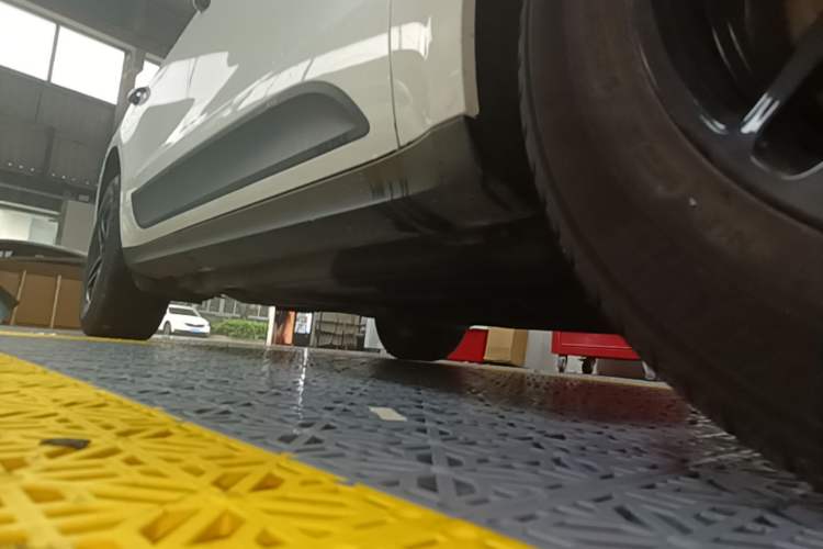 Used Porsche Macan 2018 Macan 2.0T Right Side Sill