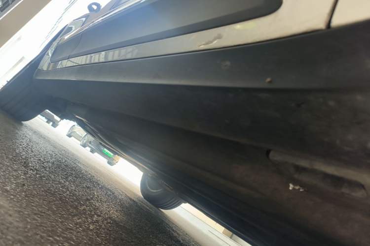 Used Porsche Macan 2018 Macan 2.0T Right Side Sill