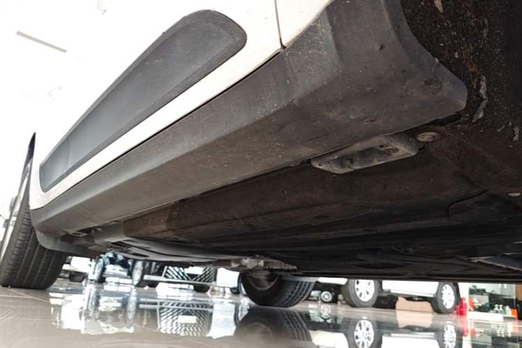 Used Porsche Macan 2018 Macan 2.0T Right Side Sill