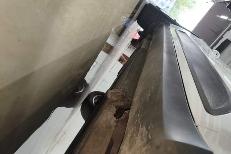 Used Porsche Macan 2018 Macan 2.0T Right Side Sill