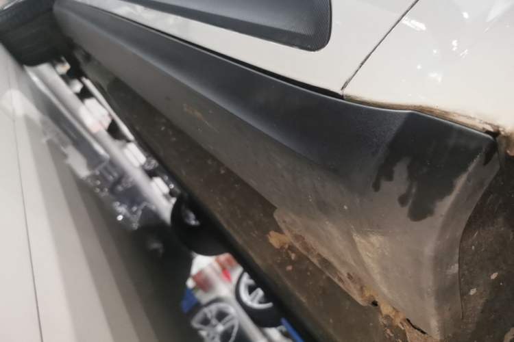 Used Porsche Macan 2018 Macan 2.0T Right Side Sill