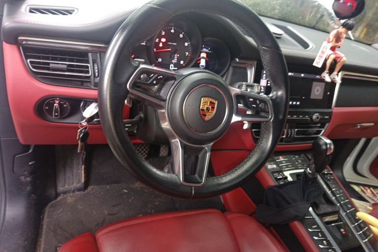 Used Porsche Macan 2018 Macan 2.0T Steering Wheel