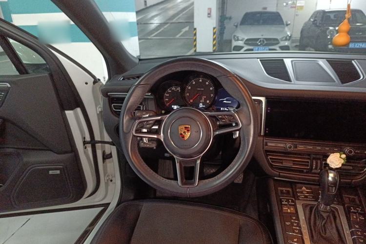 Used Porsche Macan 2018 Macan 2.0T Steering Wheel