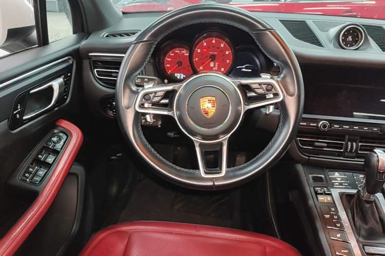 Used Porsche Macan 2018 Macan 2.0T Steering Wheel