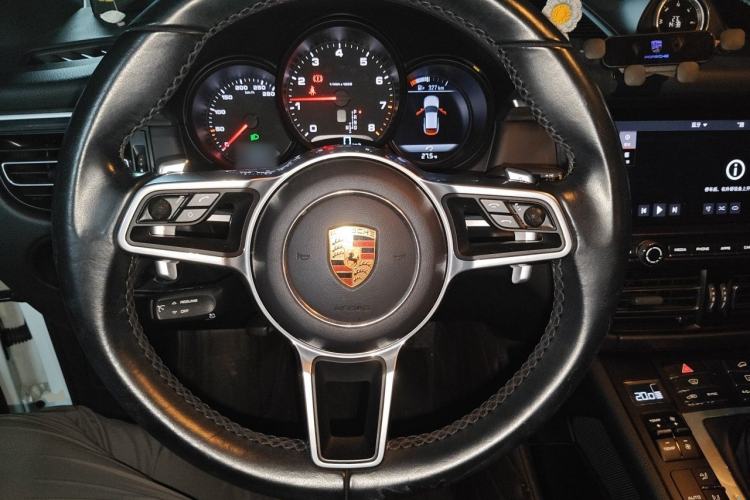 Used Porsche Macan 2018 Macan 2.0T Steering Wheel