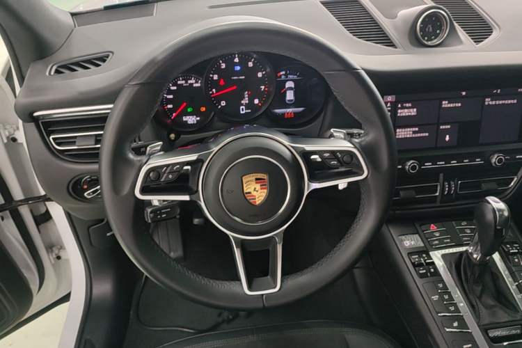 Used Porsche Macan 2018 Macan 2.0T Steering Wheel