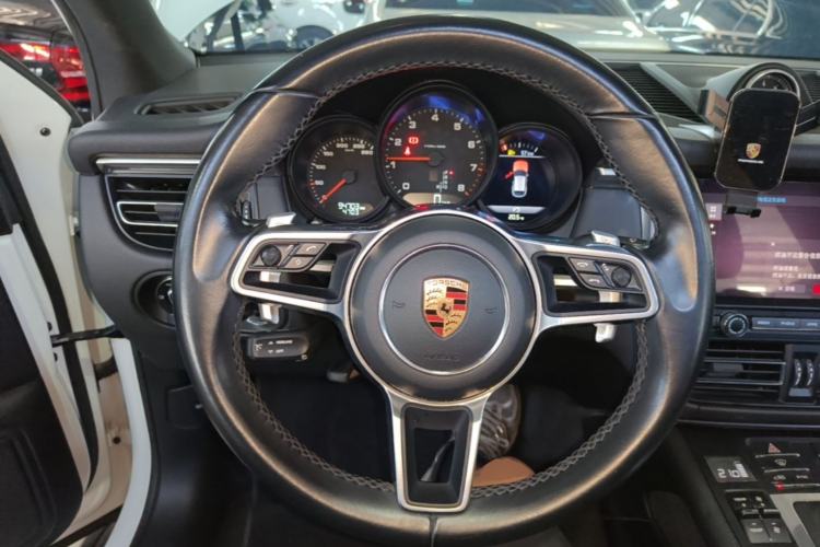 Used Porsche Macan 2018 Macan 2.0T Steering Wheel