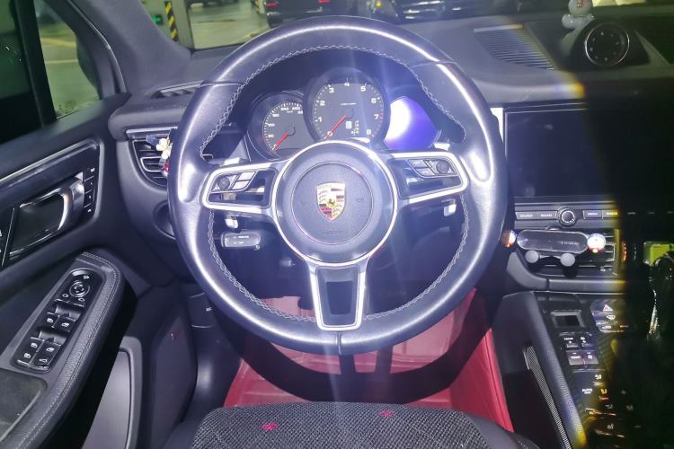 Used Porsche Macan 2018 Macan 2.0T Steering Wheel