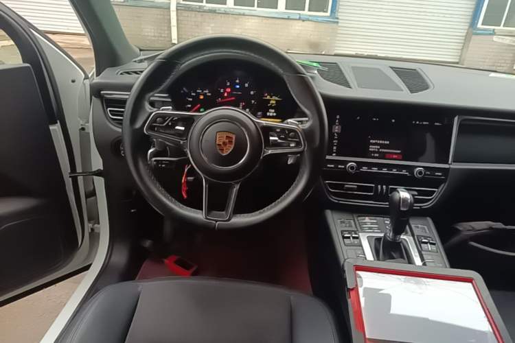 Used Porsche Macan 2018 Macan 2.0T Steering Wheel