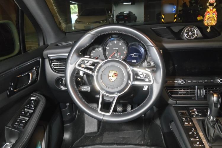 Used Porsche Macan 2018 Macan 2.0T Steering Wheel
