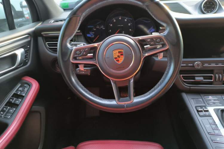 Used Porsche Macan 2018 Macan 2.0T Steering Wheel