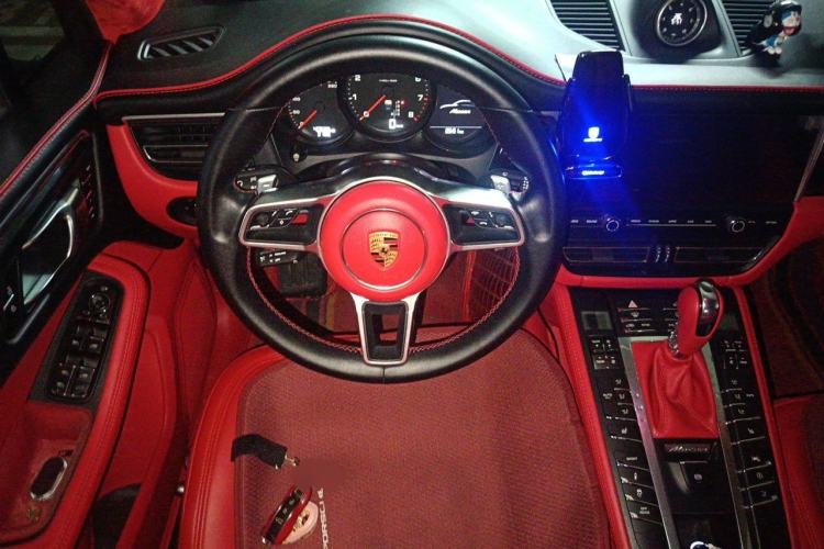 Used Porsche Macan 2018 Macan 2.0T Steering Wheel
