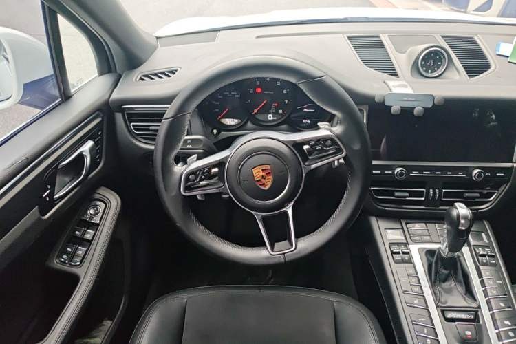 Used Porsche Macan 2018 Macan 2.0T Steering Wheel