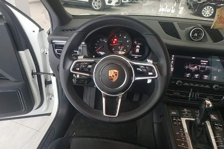 Used Porsche Macan 2018 Macan 2.0T Steering Wheel