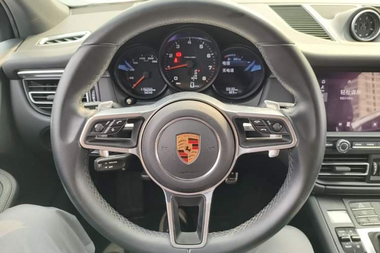 Used Porsche Macan 2018 Macan 2.0T Steering Wheel