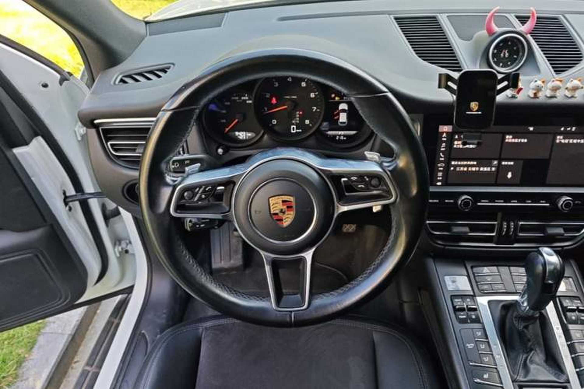 Used Porsche Macan 2018 Macan 2.0T Steering Wheel
