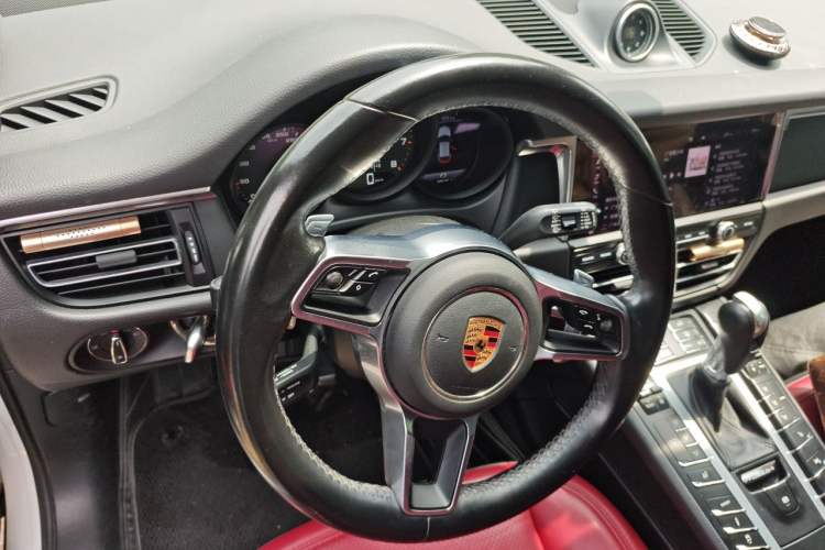 Used Porsche Macan 2018 Macan 2.0T Steering Wheel
