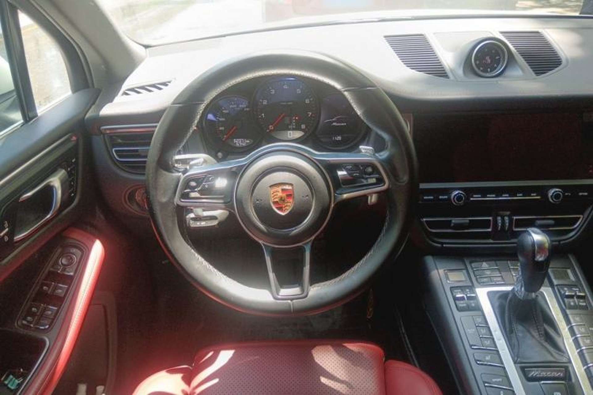 Used Porsche Macan 2018 Macan 2.0T Steering Wheel