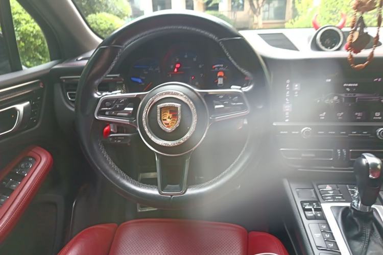 Used Porsche Macan 2018 Macan 2.0T Steering Wheel