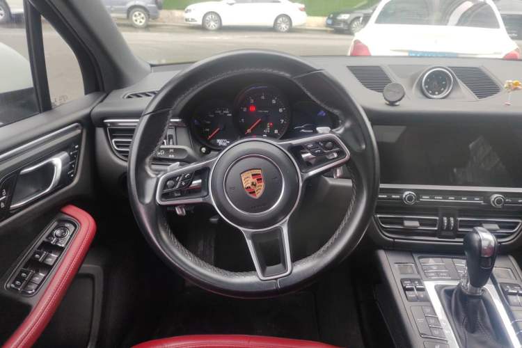 Used Porsche Macan 2018 Macan 2.0T Steering Wheel