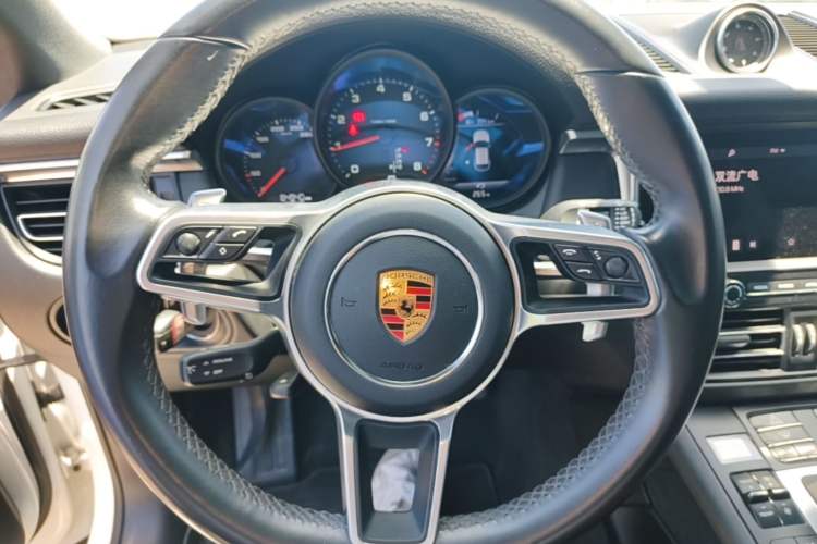 Used Porsche Macan 2018 Macan 2.0T Steering Wheel