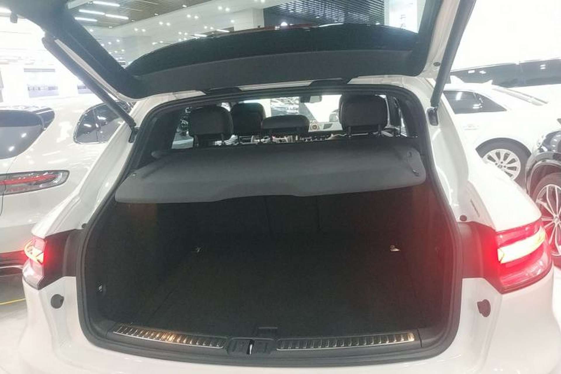 Used Porsche Macan 2018 Macan 2.0T Trunk