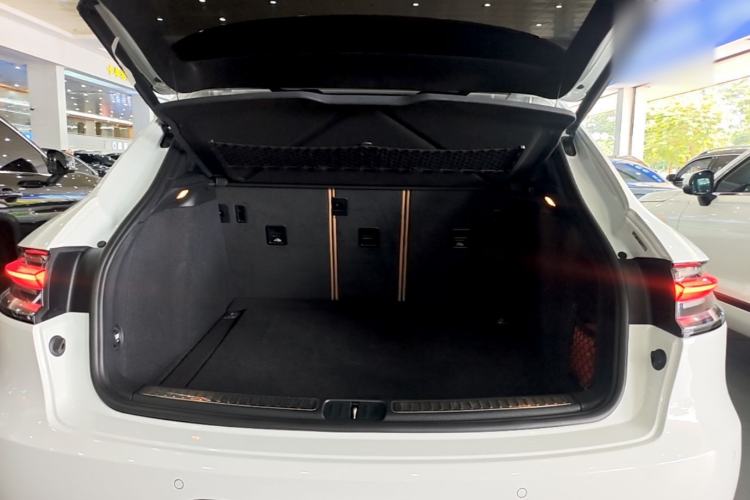 Used Porsche Macan 2018 Macan 2.0T Trunk