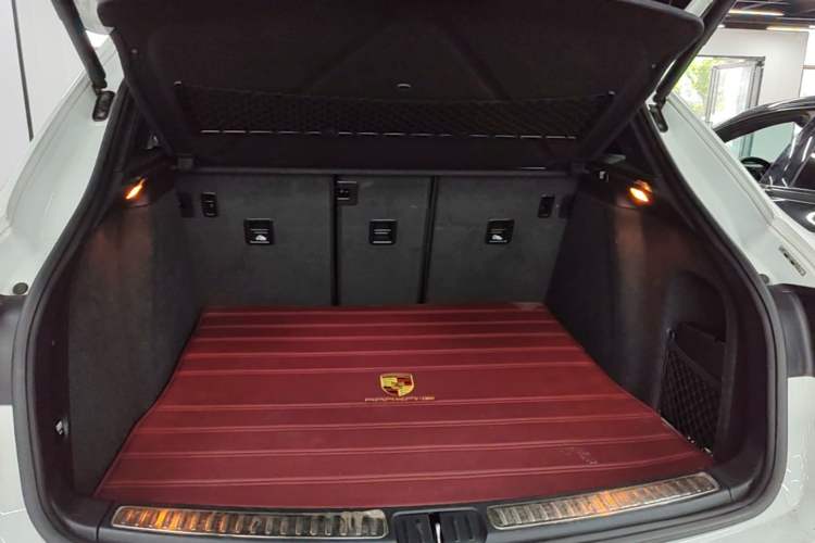 Used Porsche Macan 2018 Macan 2.0T Trunk