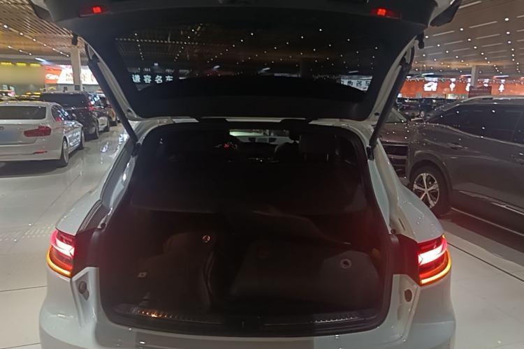 Used Porsche Macan 2018 Macan 2.0T Trunk