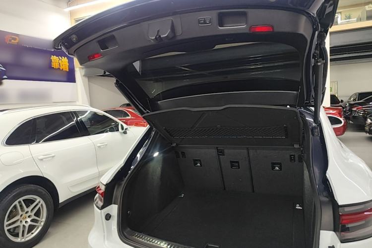 Used Porsche Macan 2018 Macan 2.0T Trunk