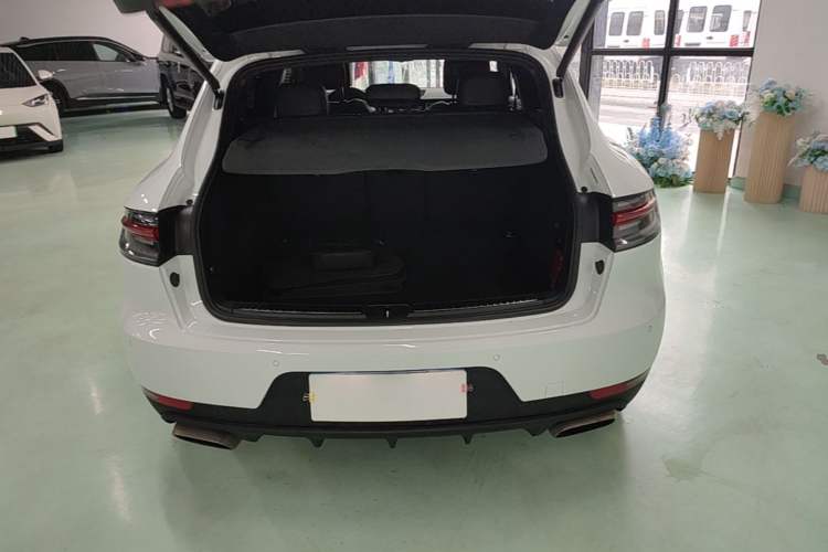 Used Porsche Macan 2018 Macan 2.0T Trunk
