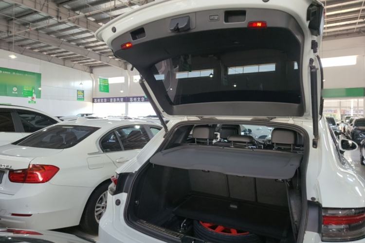 Used Porsche Macan 2018 Macan 2.0T Trunk