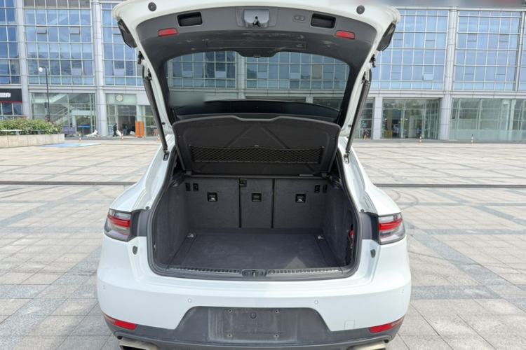 Used Porsche Macan 2018 Macan 2.0T Trunk