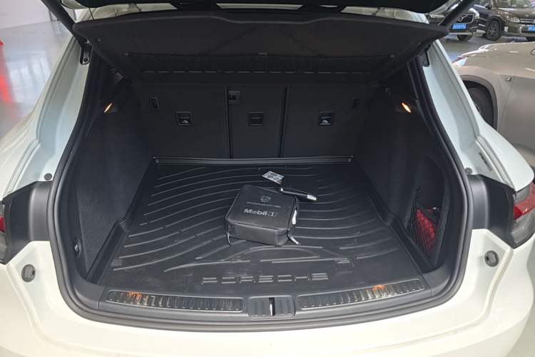 Used Porsche Macan 2018 Macan 2.0T Trunk