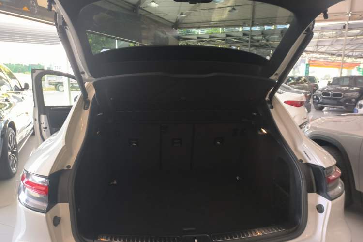Used Porsche Macan 2018 Macan 2.0T Trunk