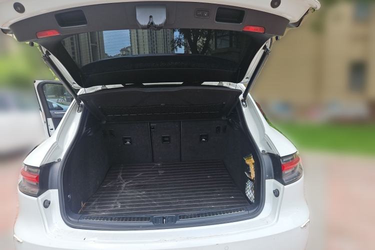 Used Porsche Macan 2018 Macan 2.0T Trunk