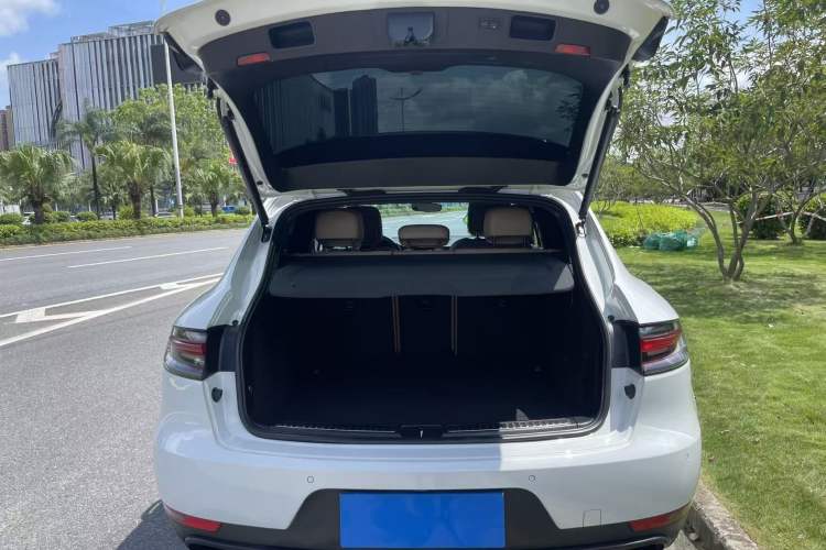 Used Porsche Macan 2018 Macan 2.0T Trunk