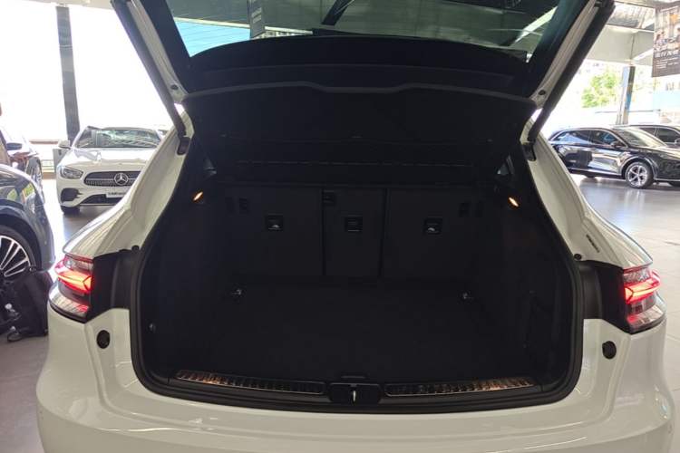 Used Porsche Macan 2018 Macan 2.0T Trunk