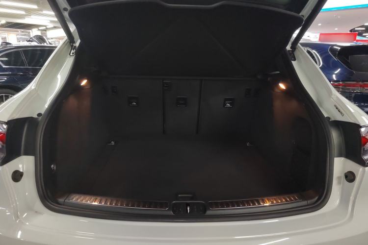 Used Porsche Macan 2018 Macan 2.0T Trunk