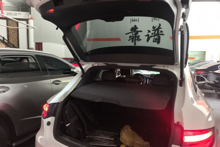 Used Porsche Macan 2018 Macan 2.0T Trunk